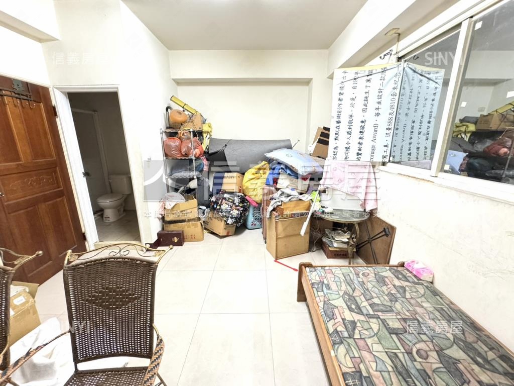內新國小旁震後美別墅房屋室內格局與周邊環境