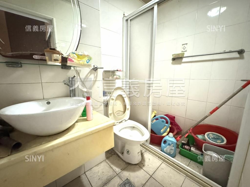 內新國小旁震後美別墅房屋室內格局與周邊環境