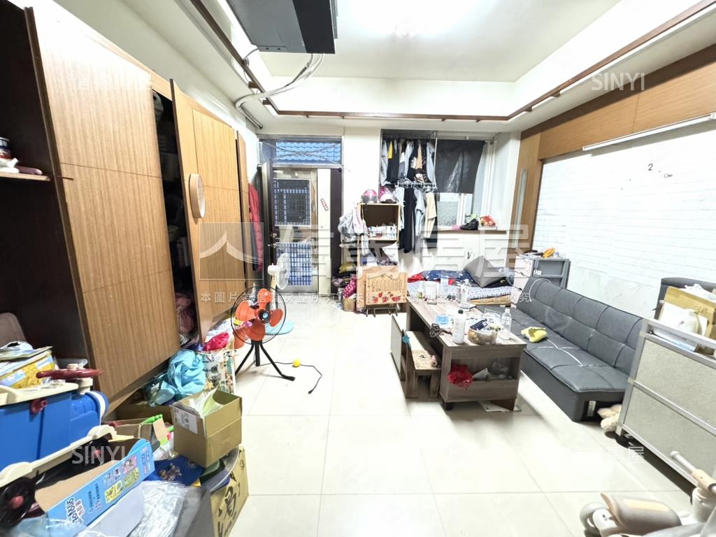 內新國小旁震後美別墅房屋室內格局與周邊環境