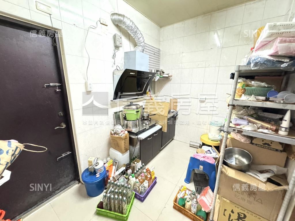 內新國小旁震後美別墅房屋室內格局與周邊環境
