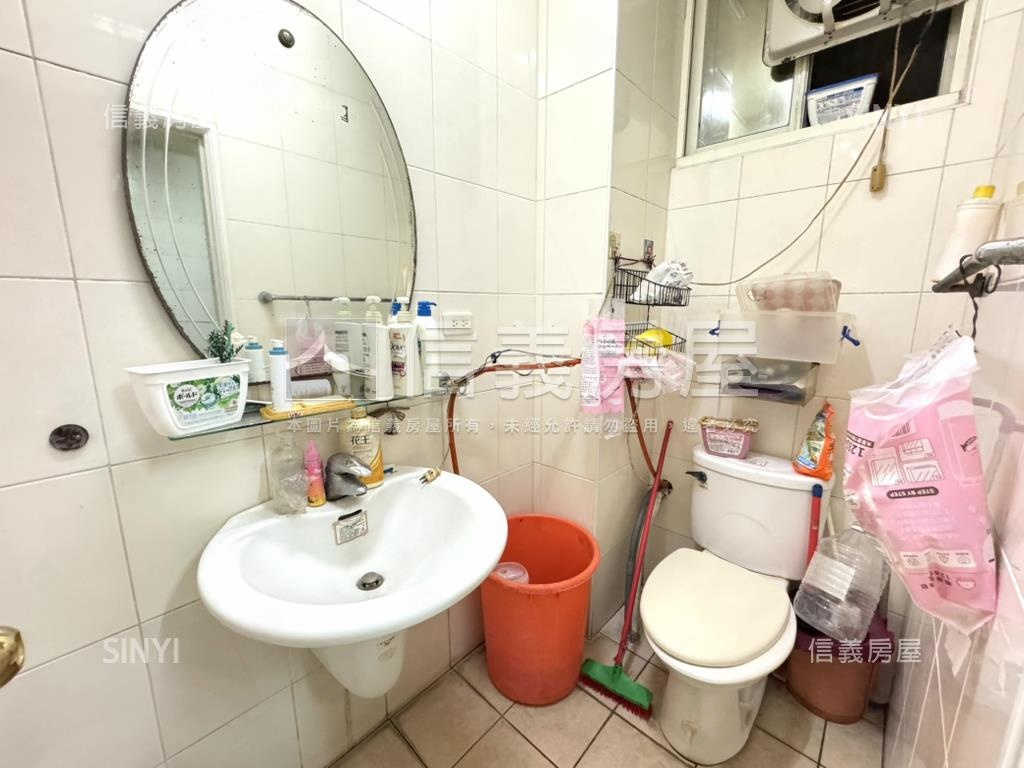 內新國小旁震後美別墅房屋室內格局與周邊環境