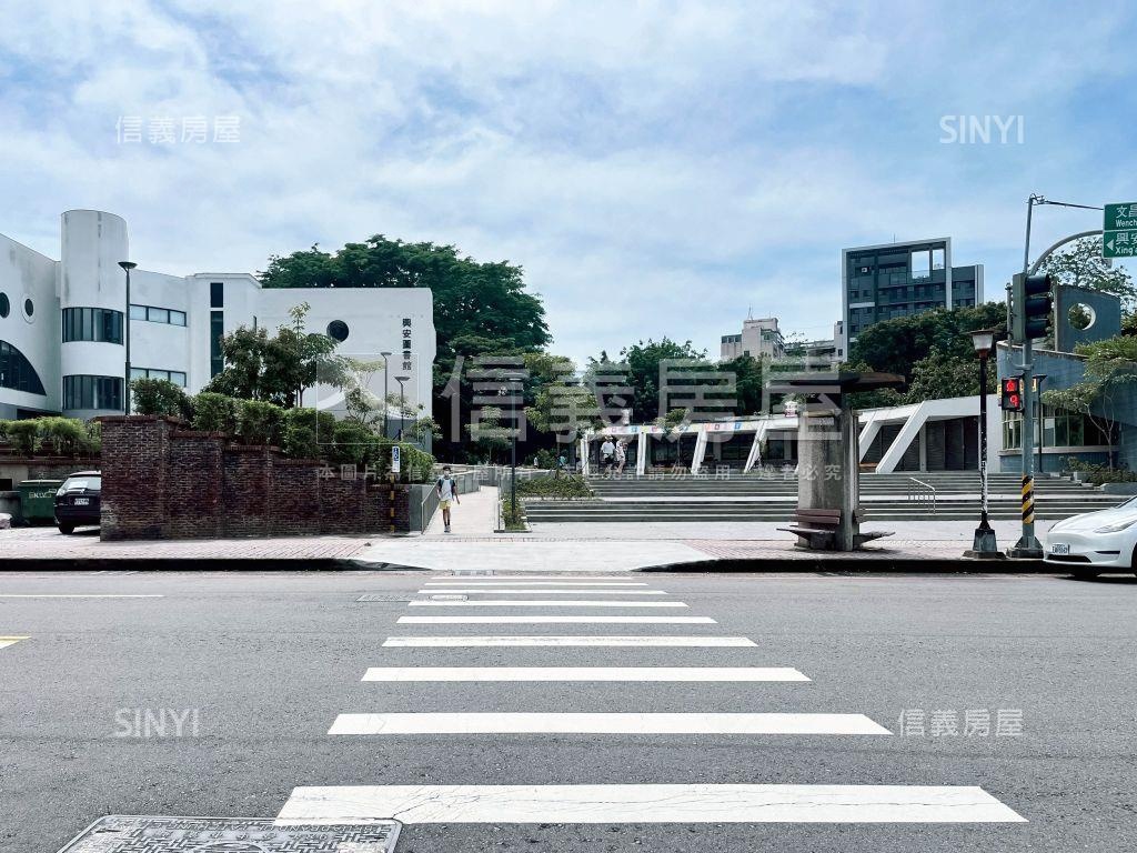 專任全新整理美大三房房屋室內格局與周邊環境