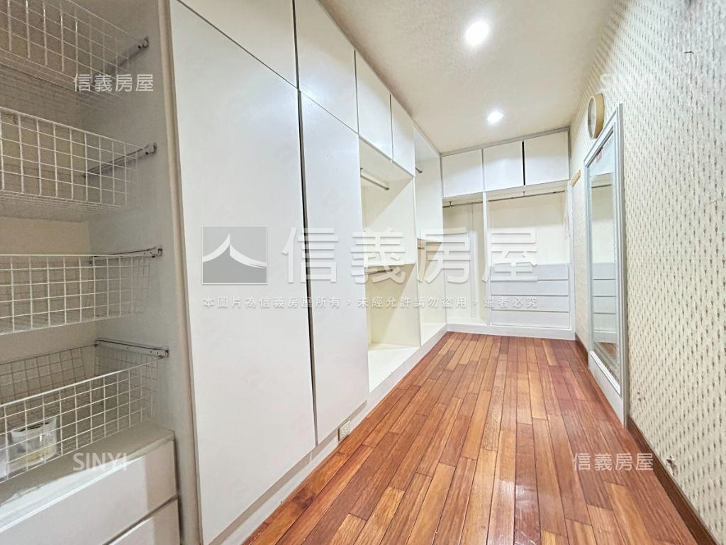 國光路電梯５樓有合法夾層房屋室內格局與周邊環境