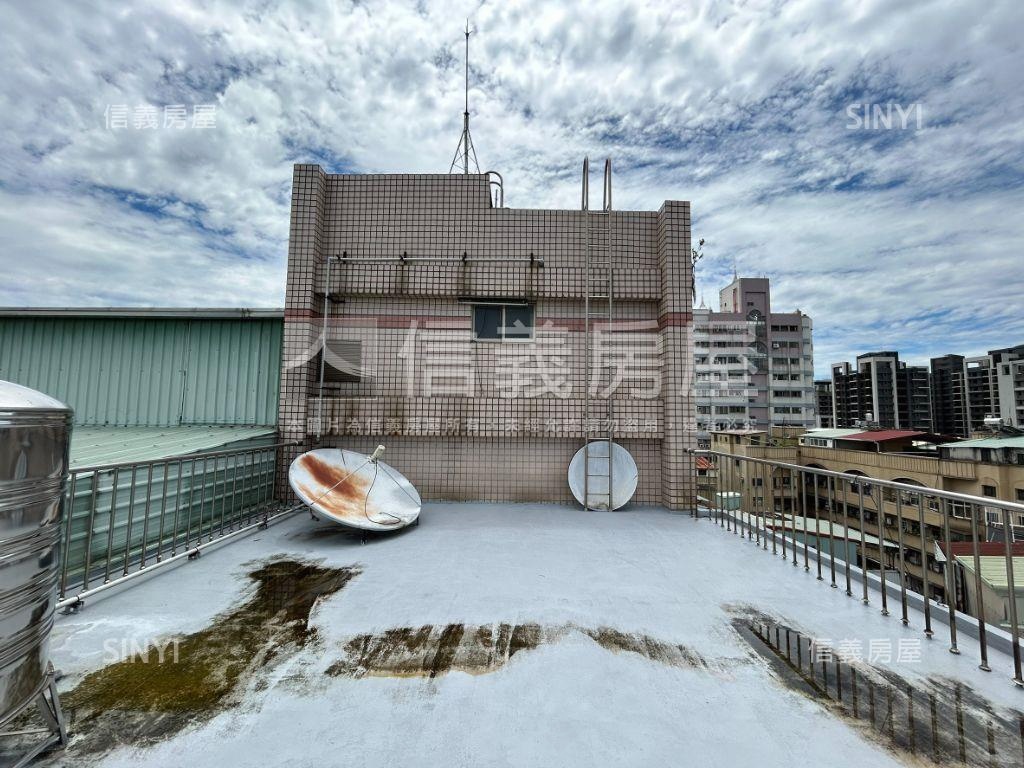 國光路電梯５樓有合法夾層房屋室內格局與周邊環境