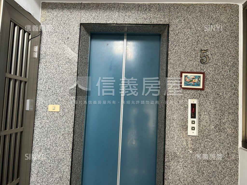 國光路電梯５樓有合法夾層房屋室內格局與周邊環境