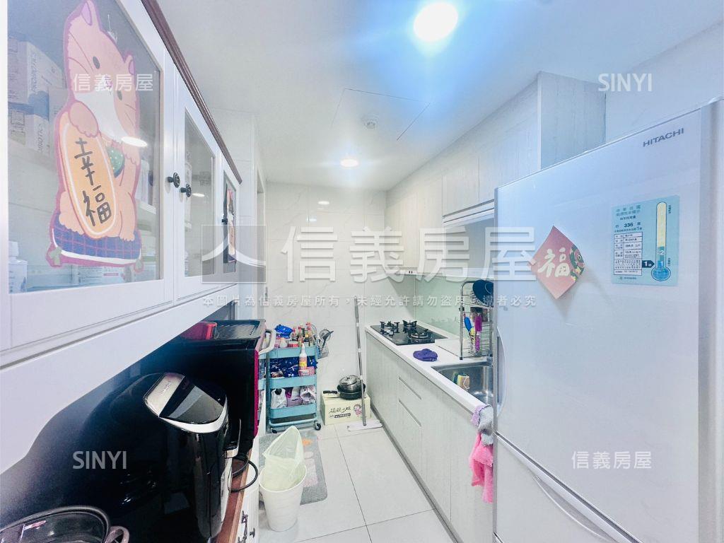 店長推薦新海城四房+車位房屋室內格局與周邊環境