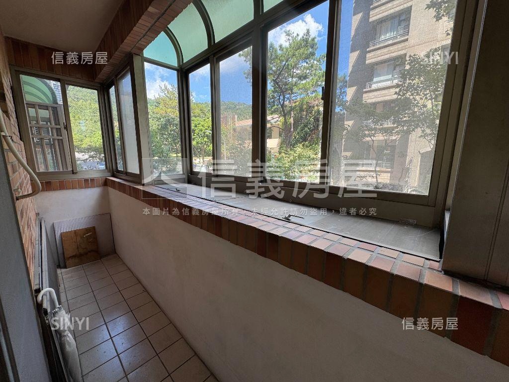 專任力行雅致三房車位房屋室內格局與周邊環境