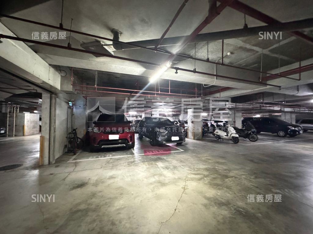 專任力行雅致三房車位房屋室內格局與周邊環境