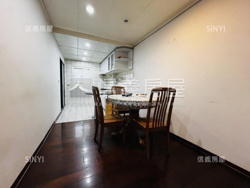 專任成家行政四樓３房房屋室內格局與周邊環境