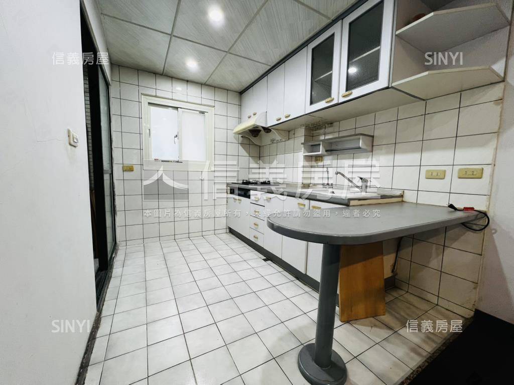 專任成家行政四樓３房房屋室內格局與周邊環境