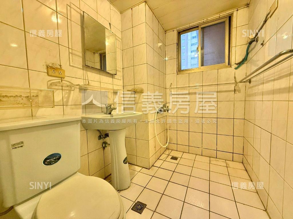 世貿名人大套房房屋室內格局與周邊環境