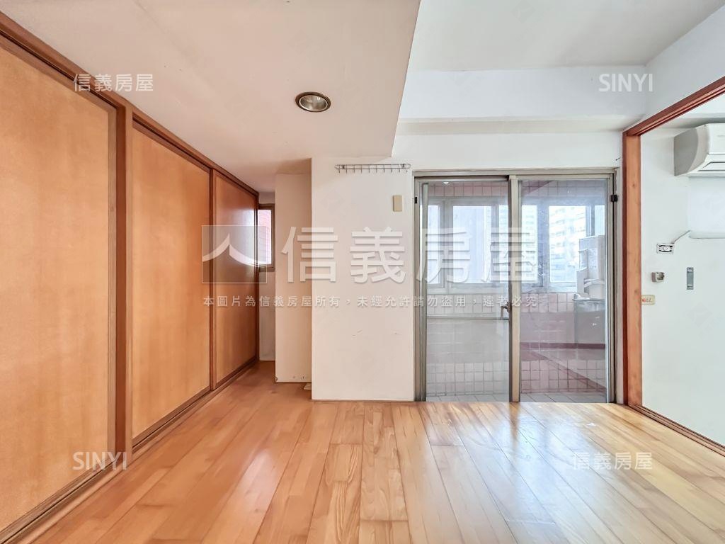 世貿名人大套房房屋室內格局與周邊環境