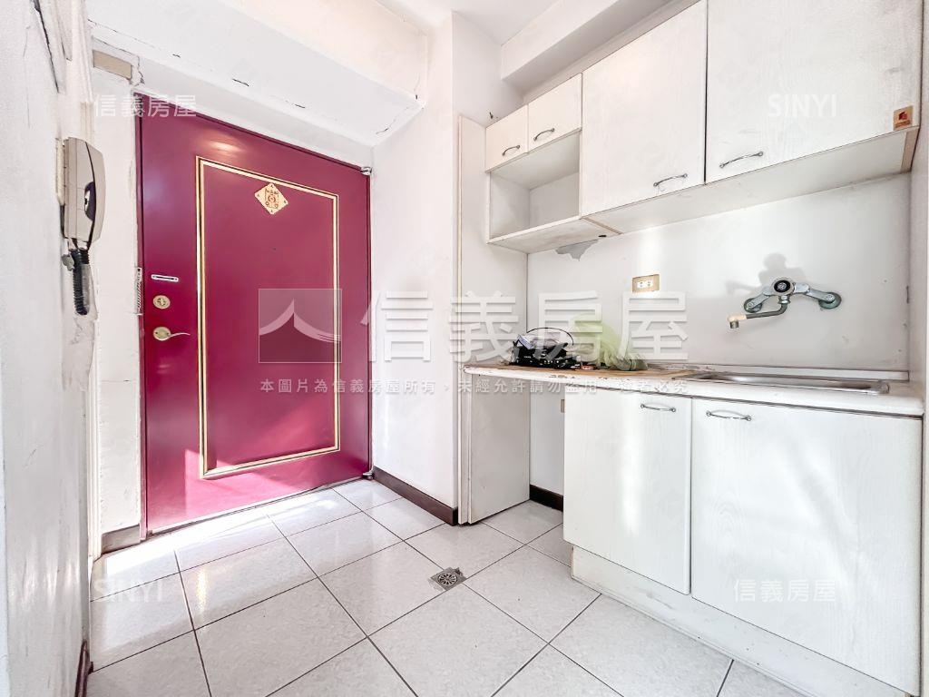 世貿名人大套房房屋室內格局與周邊環境