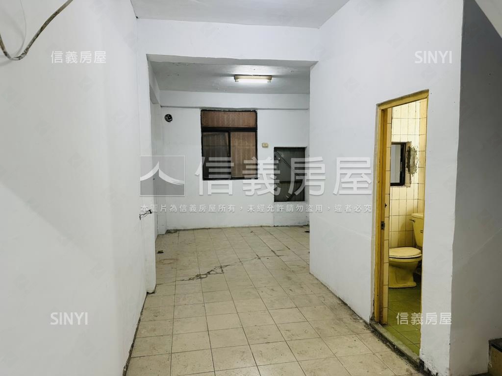 近高醫商圈低總價透天房屋室內格局與周邊環境