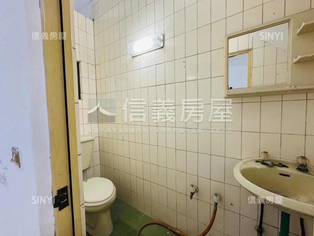 近高醫商圈低總價透天房屋室內格局與周邊環境