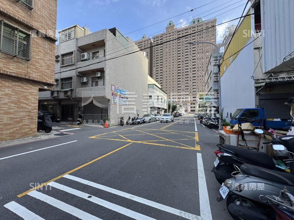 南崁稀有角窗透天店面房屋室內格局與周邊環境