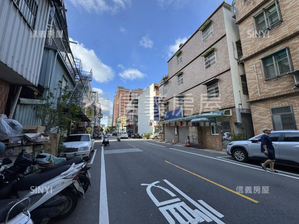 南崁稀有角窗透天店面房屋室內格局與周邊環境