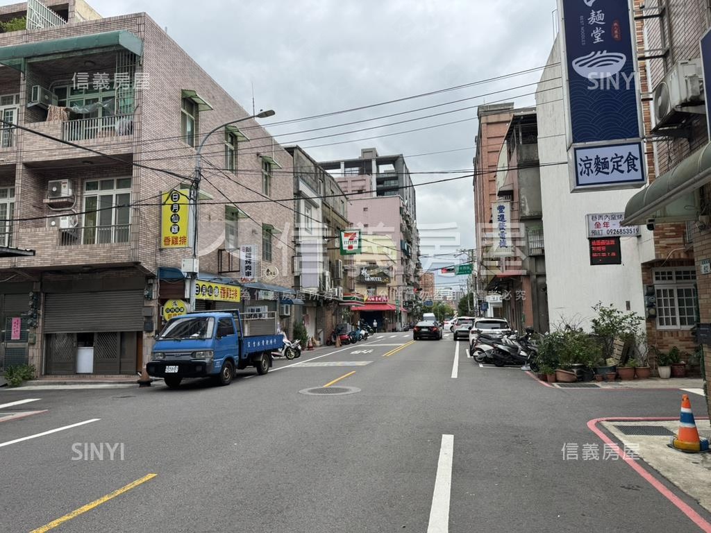 南崁稀有角窗透天店面房屋室內格局與周邊環境