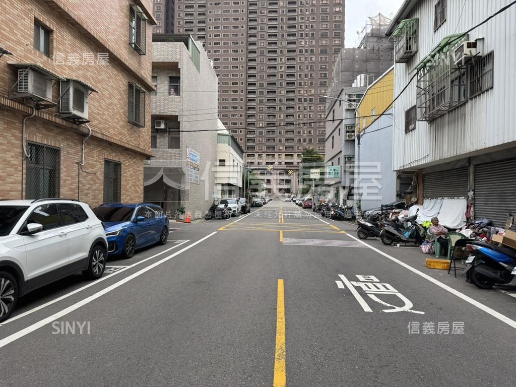 南崁稀有角窗透天店面房屋室內格局與周邊環境