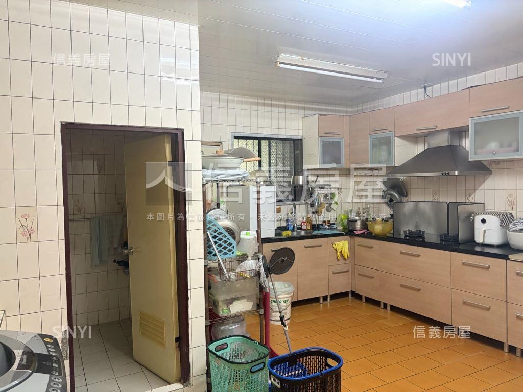 玉山街看這間房屋室內格局與周邊環境