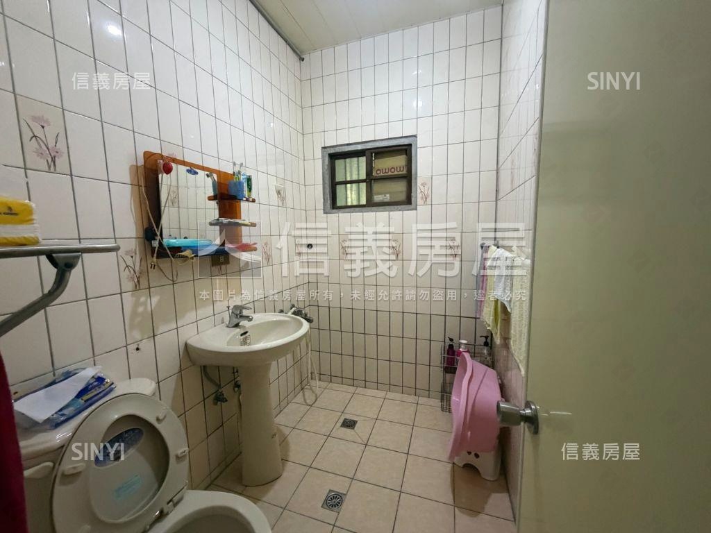 玉山街看這間房屋室內格局與周邊環境