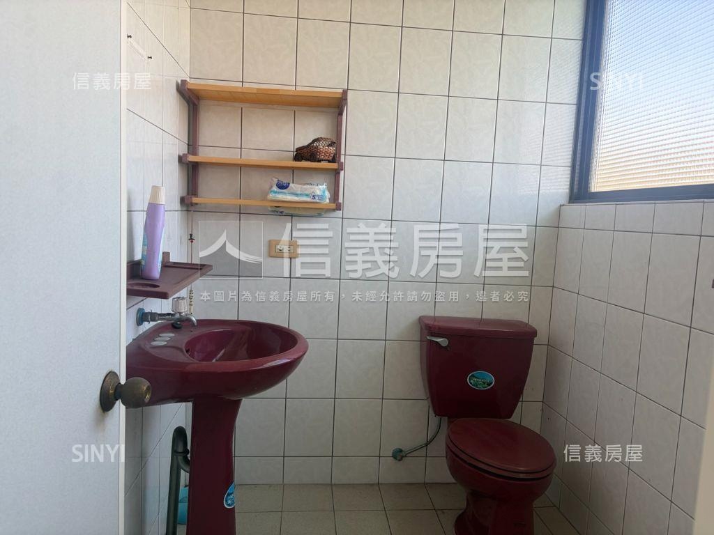 玉山街看這間房屋室內格局與周邊環境