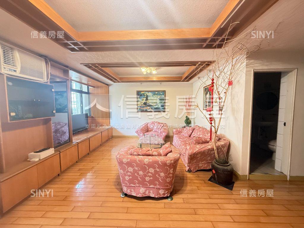 美景山莊黃金３樓房屋室內格局與周邊環境