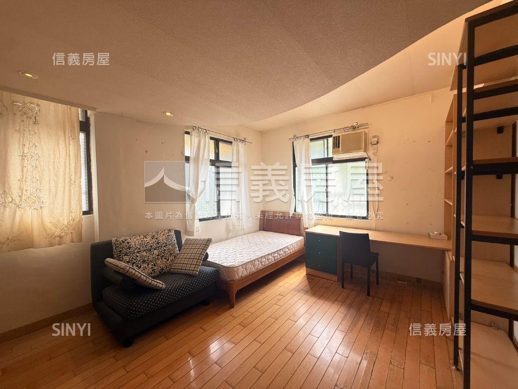 美景山莊黃金３樓房屋室內格局與周邊環境