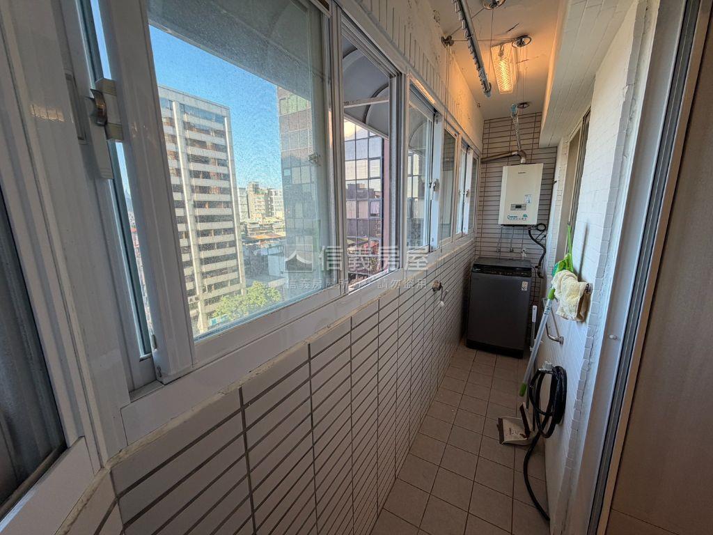 中山國中僑大裝潢景觀美宅房屋室內格局與周邊環境