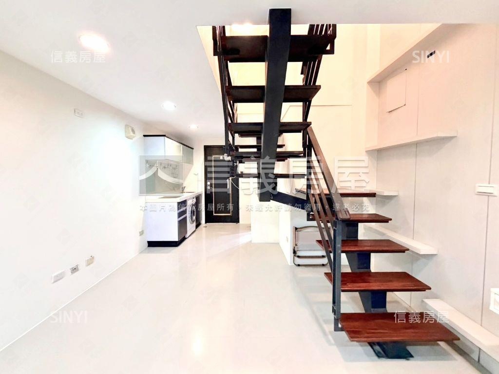 紐約紐約｜稀有角間樓中樓房屋室內格局與周邊環境