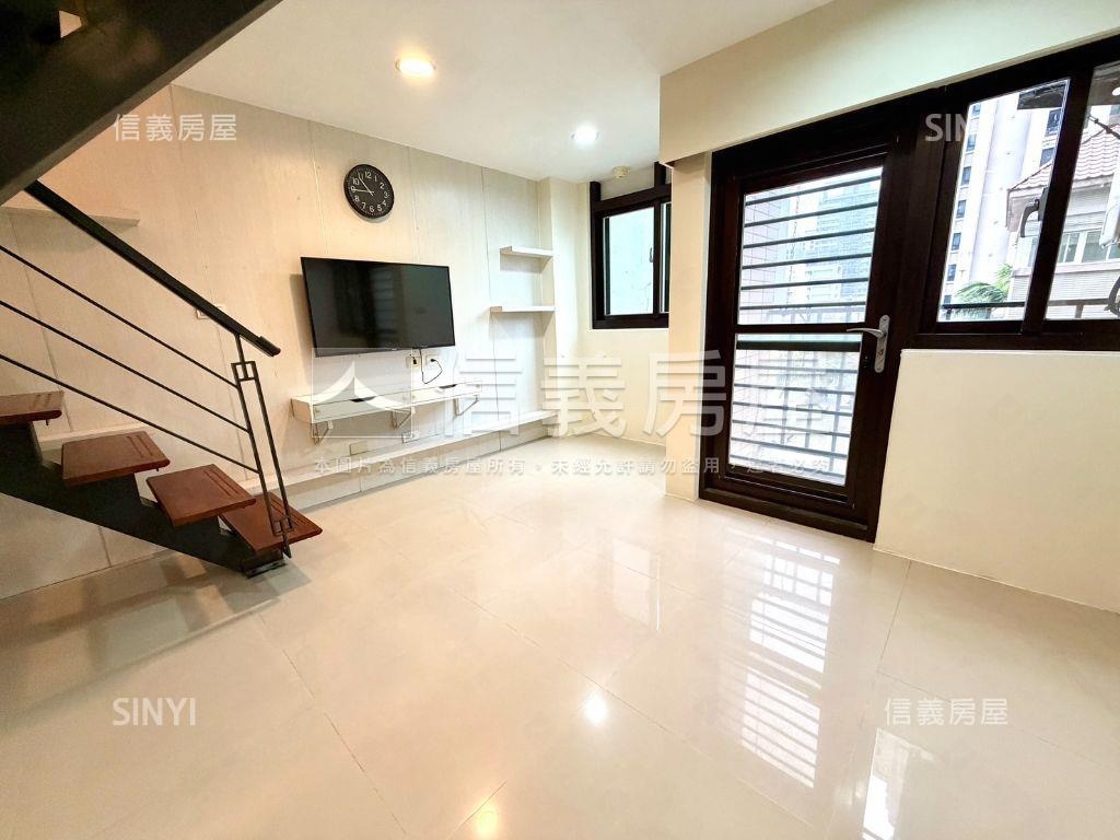 紐約紐約｜稀有角間樓中樓房屋室內格局與周邊環境