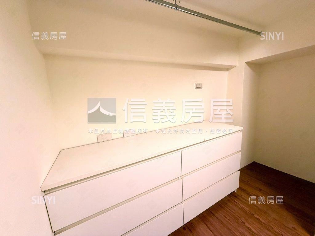 紐約紐約｜稀有角間樓中樓房屋室內格局與周邊環境