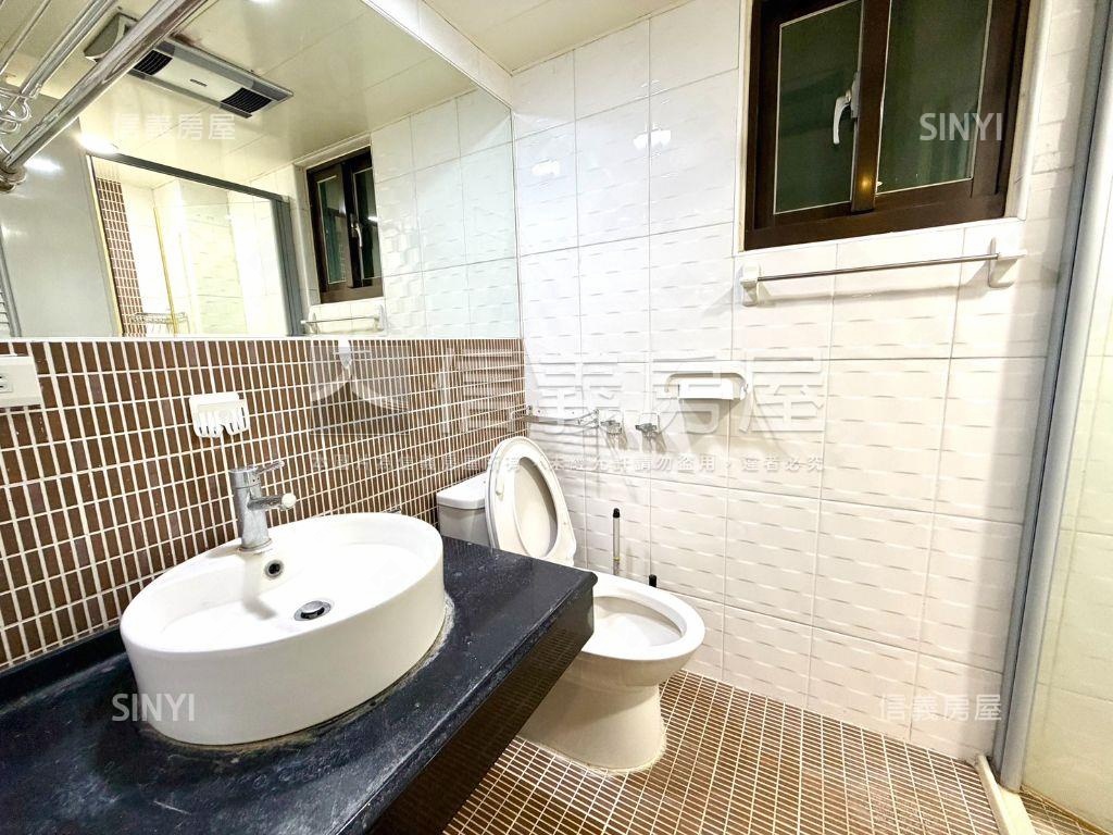 紐約紐約｜稀有角間樓中樓房屋室內格局與周邊環境