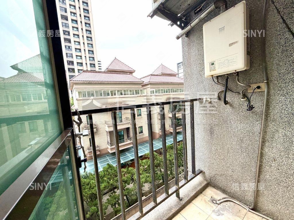 紐約紐約｜稀有角間樓中樓房屋室內格局與周邊環境