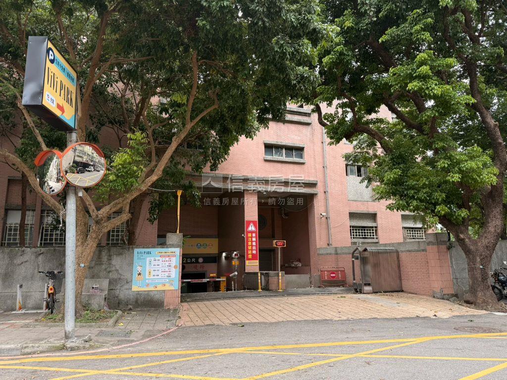 ★低總價★近雙捷運★華廈房屋室內格局與周邊環境