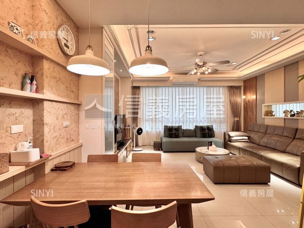 典雅裝潢並排面寬雙車墅房屋室內格局與周邊環境