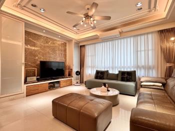 典雅裝潢並排面寬雙車墅