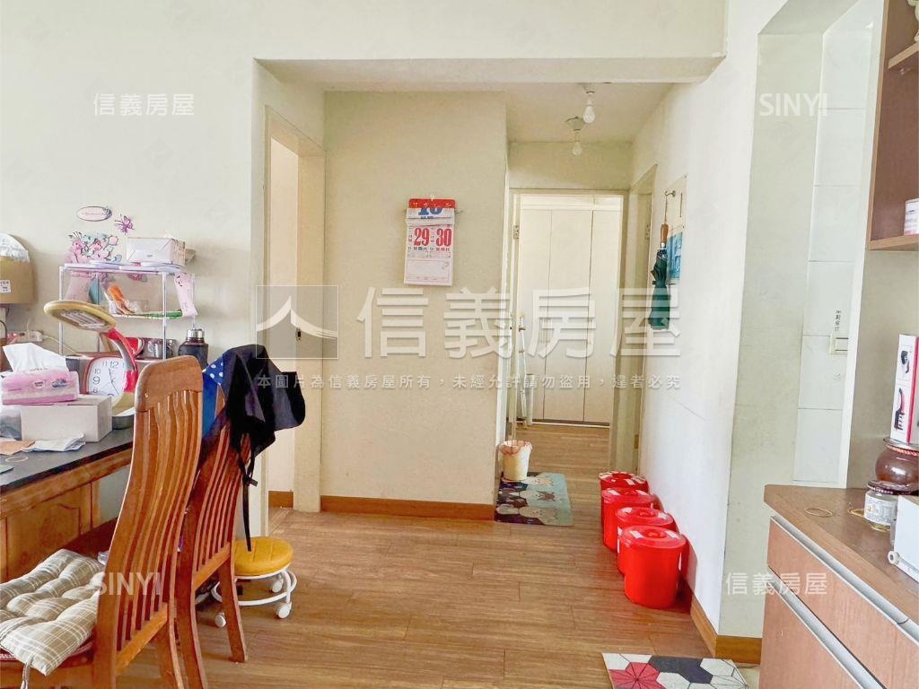 三興國小旁電梯管理三房房屋室內格局與周邊環境