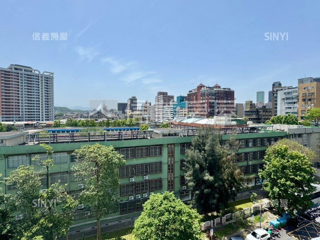 三興國小旁電梯管理三房房屋室內格局與周邊環境
