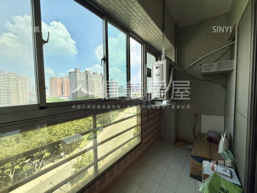 Ｅ生活公園美景四房車位房屋室內格局與周邊環境
