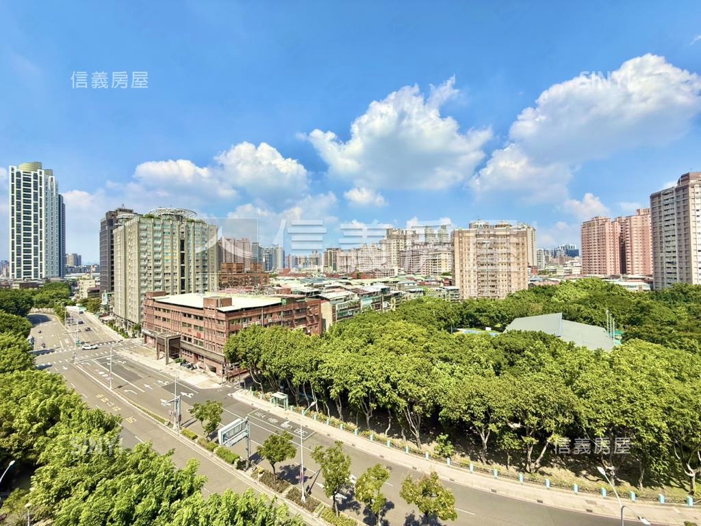Ｅ生活公園美景四房車位房屋室內格局與周邊環境