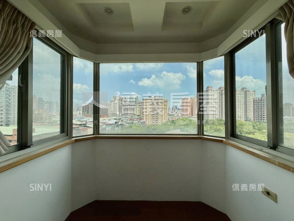 Ｅ生活公園美景四房車位房屋室內格局與周邊環境