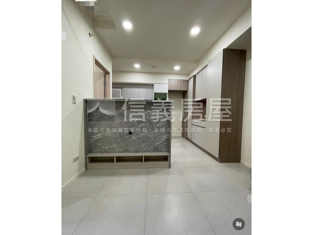 新！小資族精美２房車位房屋室內格局與周邊環境