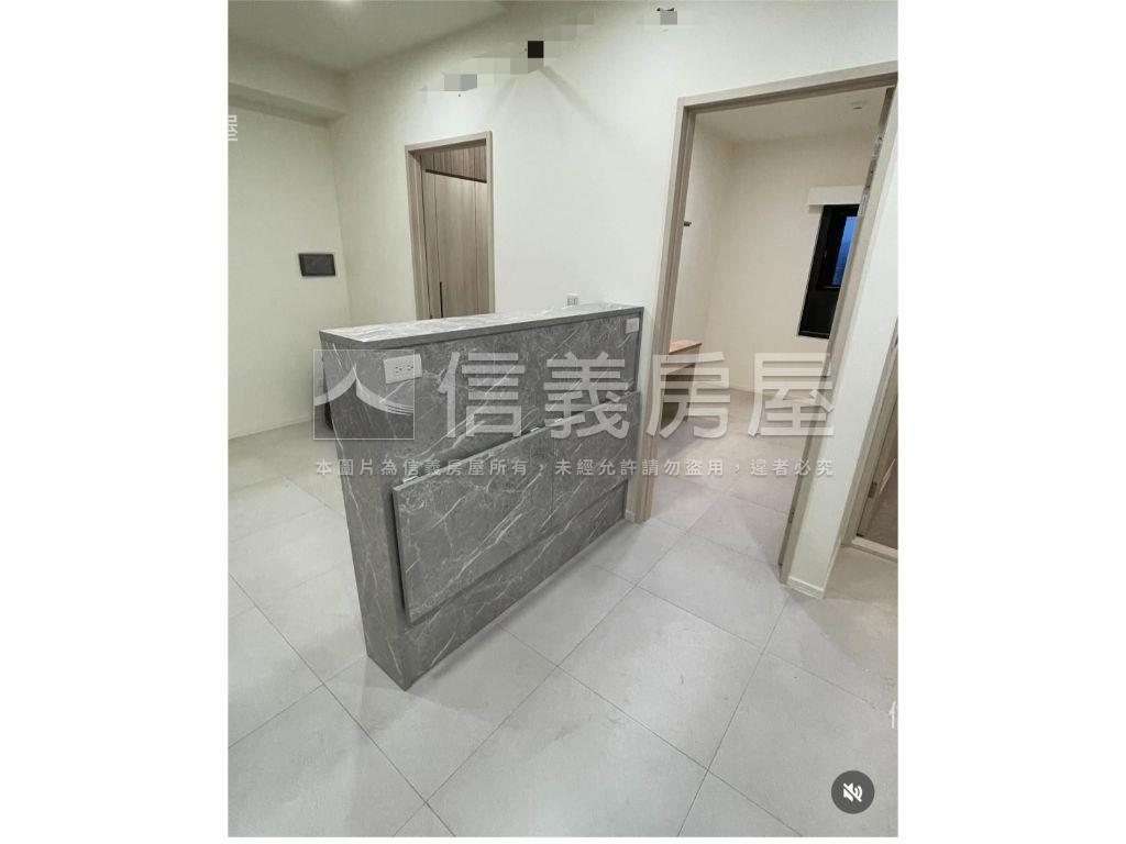 新！小資族精美２房車位房屋室內格局與周邊環境