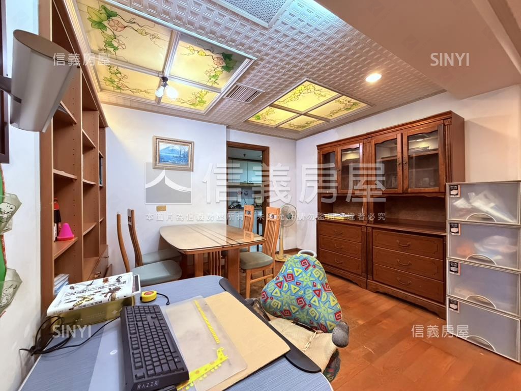 文心森林公園旁四房平車房屋室內格局與周邊環境