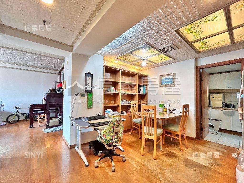 文心森林公園旁四房平車房屋室內格局與周邊環境