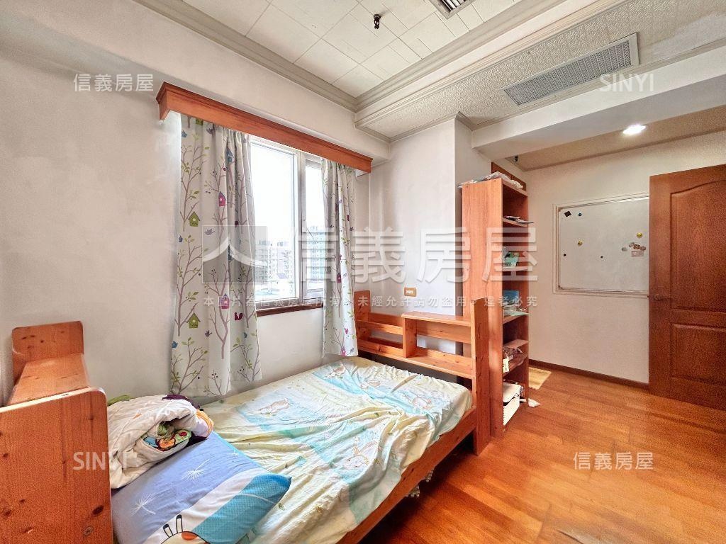 文心森林公園旁四房平車房屋室內格局與周邊環境