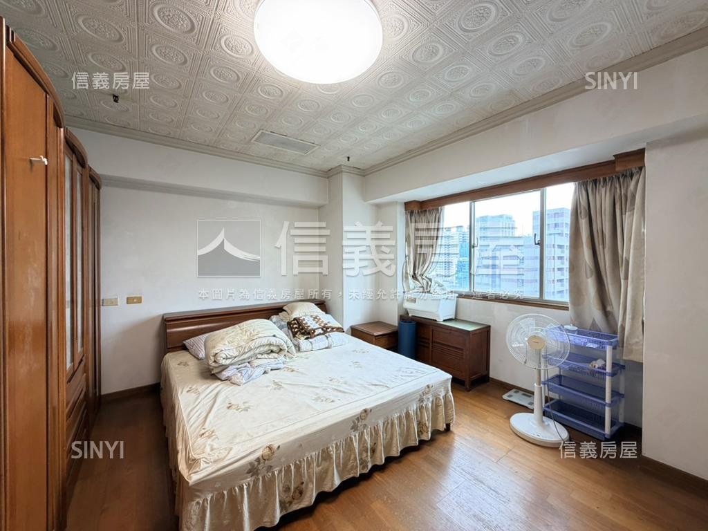 文心森林公園旁四房平車房屋室內格局與周邊環境