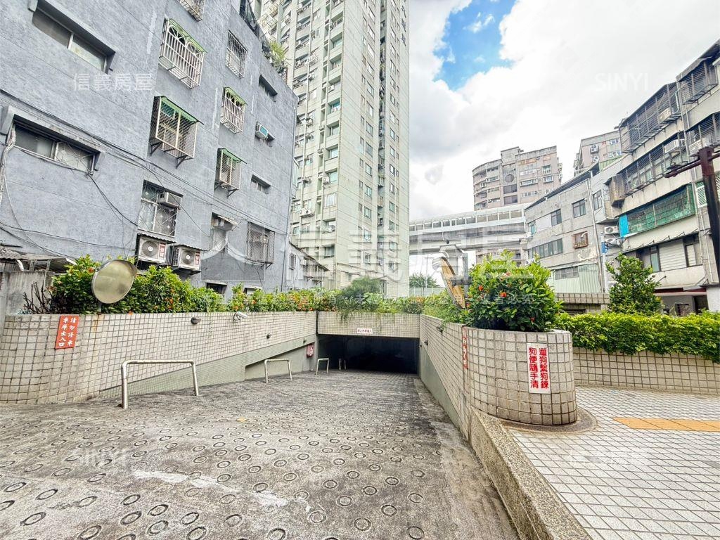 雙捷運面１０１優質套房房屋室內格局與周邊環境