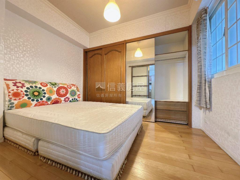 忠敦站管理明亮小資宅房屋室內格局與周邊環境